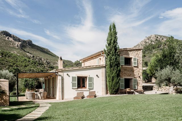 b1d32e7c6ca24930e9feb23367042e62